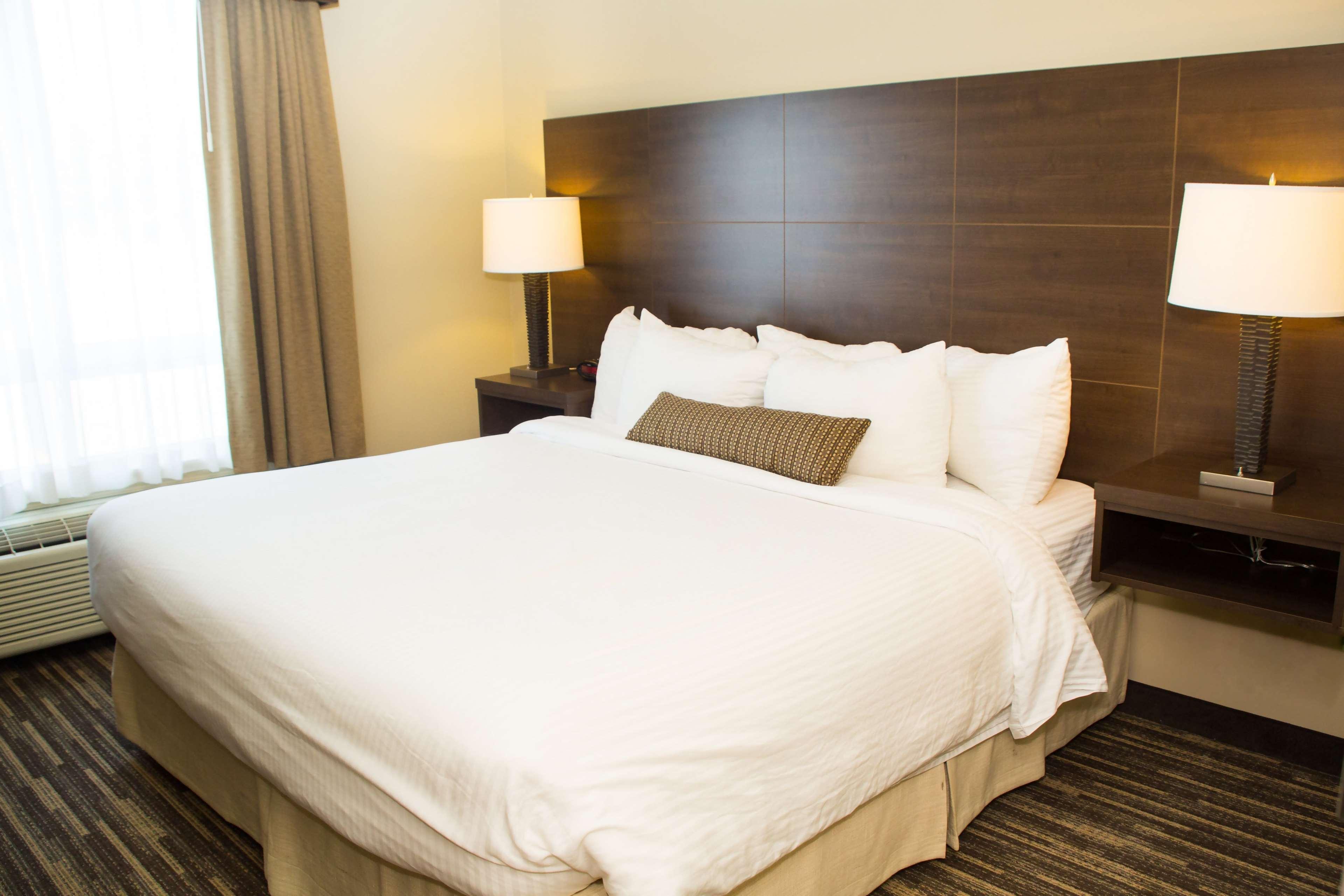 Best Western Plus Dartmouth Hotel & Suites Екстериор снимка