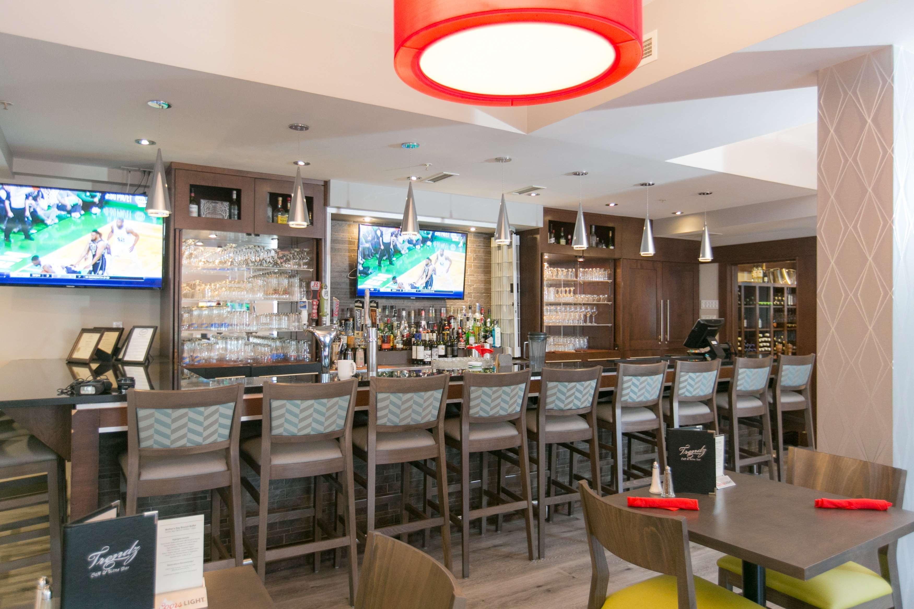 Best Western Plus Dartmouth Hotel & Suites Екстериор снимка