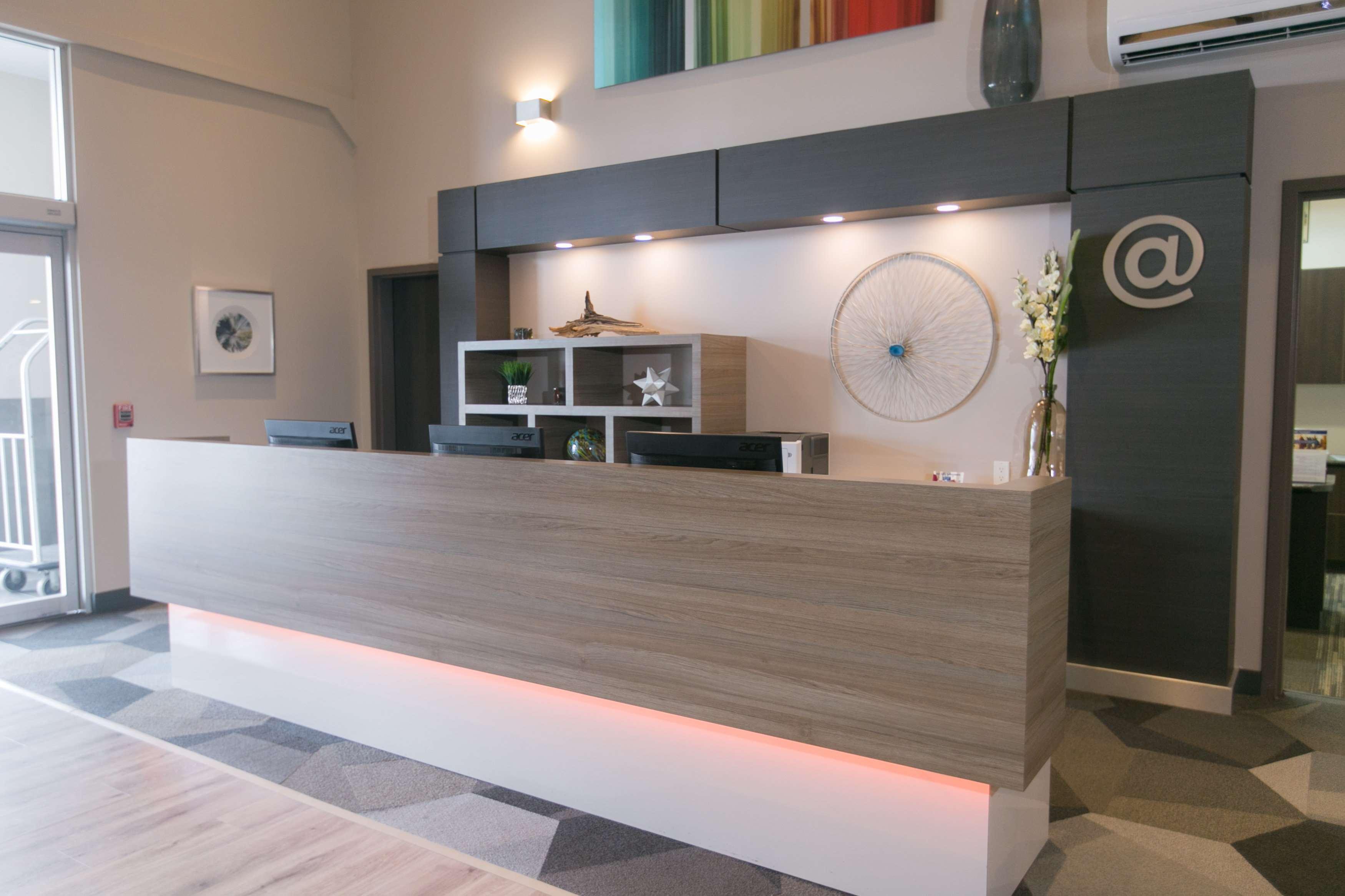 Best Western Plus Dartmouth Hotel & Suites Екстериор снимка