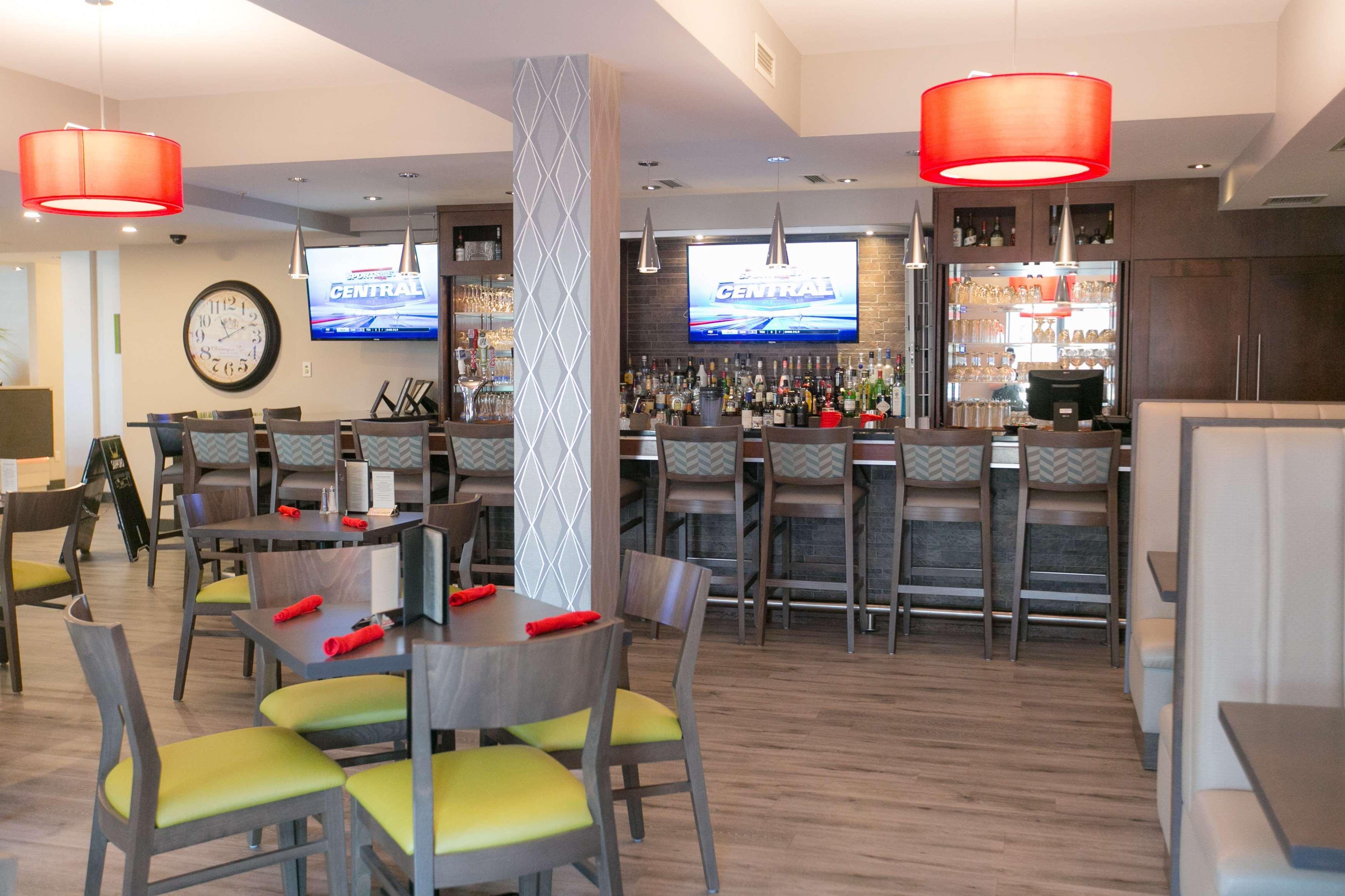Best Western Plus Dartmouth Hotel & Suites Екстериор снимка