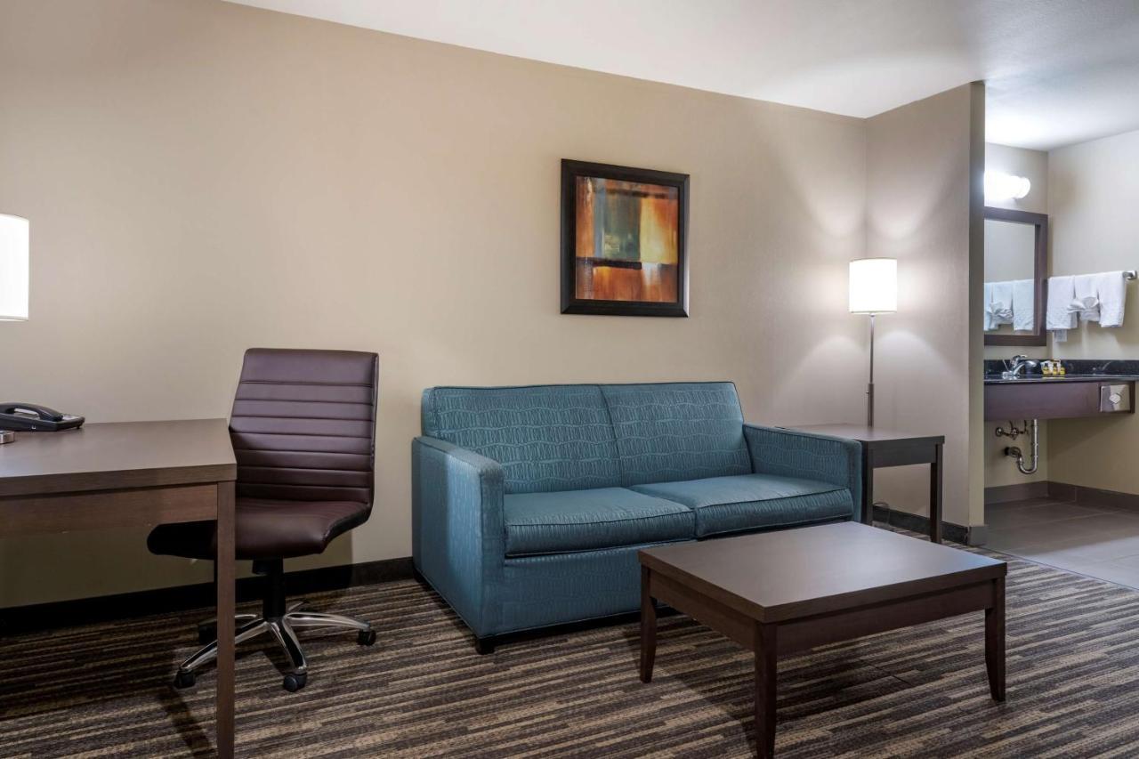 Best Western Plus Dartmouth Hotel & Suites Екстериор снимка