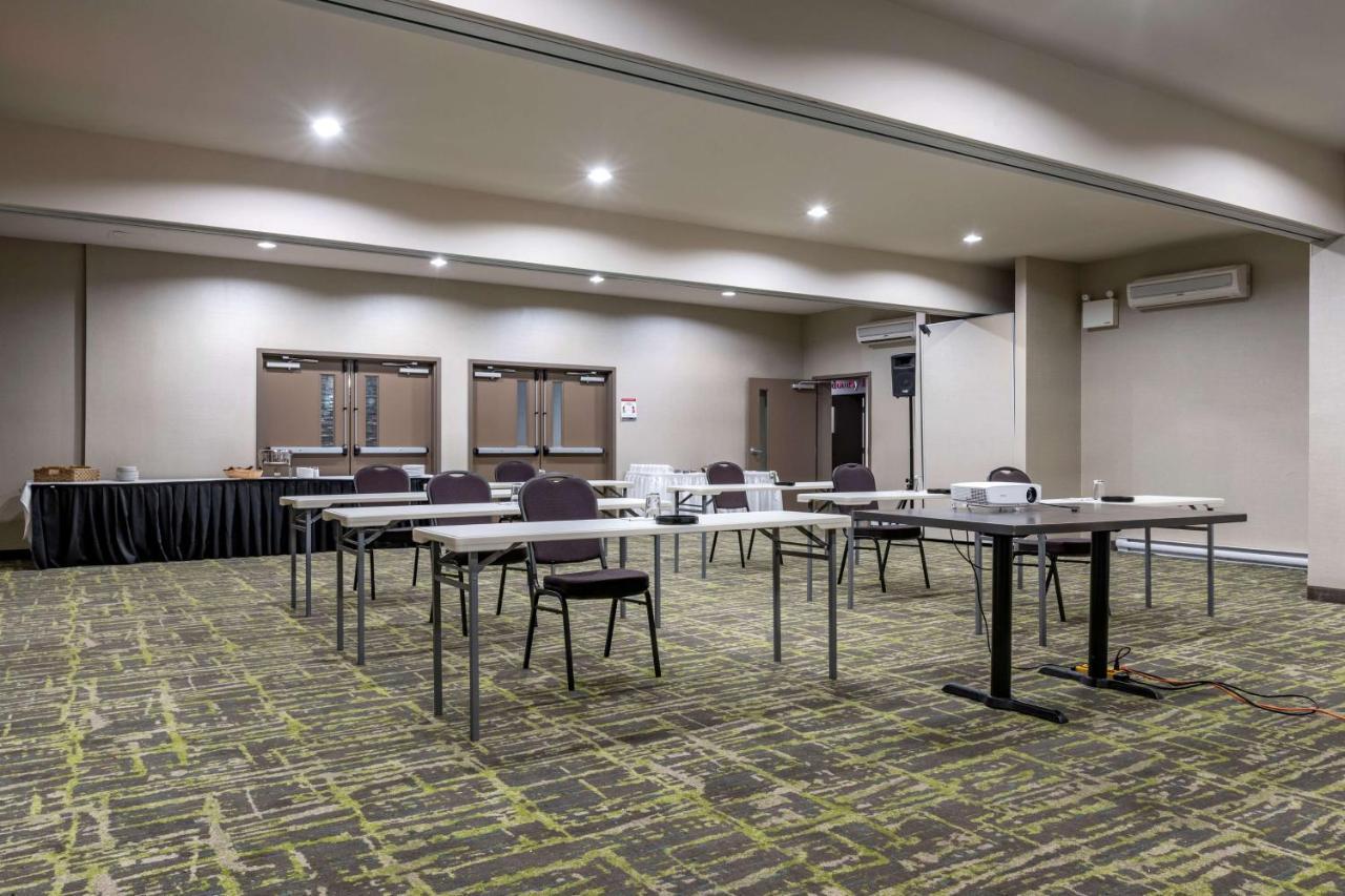 Best Western Plus Dartmouth Hotel & Suites Екстериор снимка
