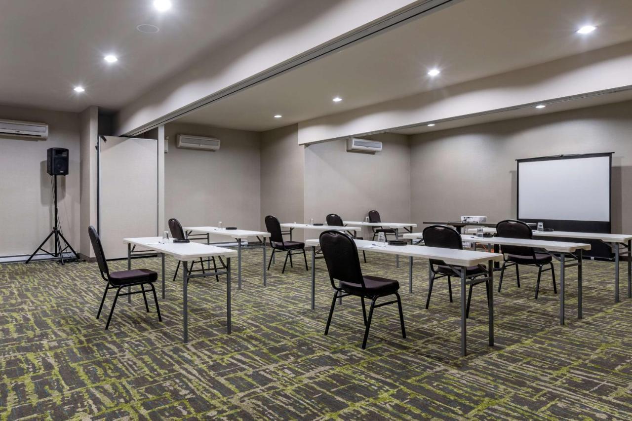 Best Western Plus Dartmouth Hotel & Suites Екстериор снимка